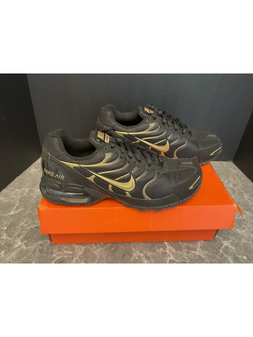 New! Mens Nike Air Max Torch 4 Black/Metallic Gold Athletic Shoes. Size 7.5.